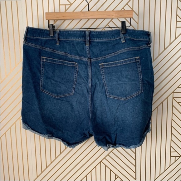 🍀 3/$30 Torrid High Rise Button Fly Jean Denim Short Stretch Dark Wash Size 26 - Picture 6 of 9
